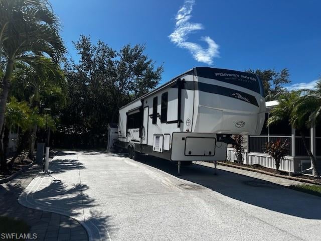 1482 Diamond Lake CIR