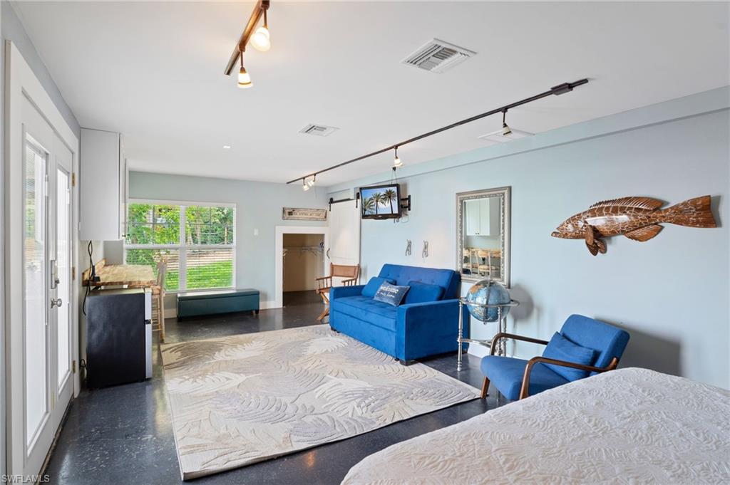 CAPE HARBOUR - Residential