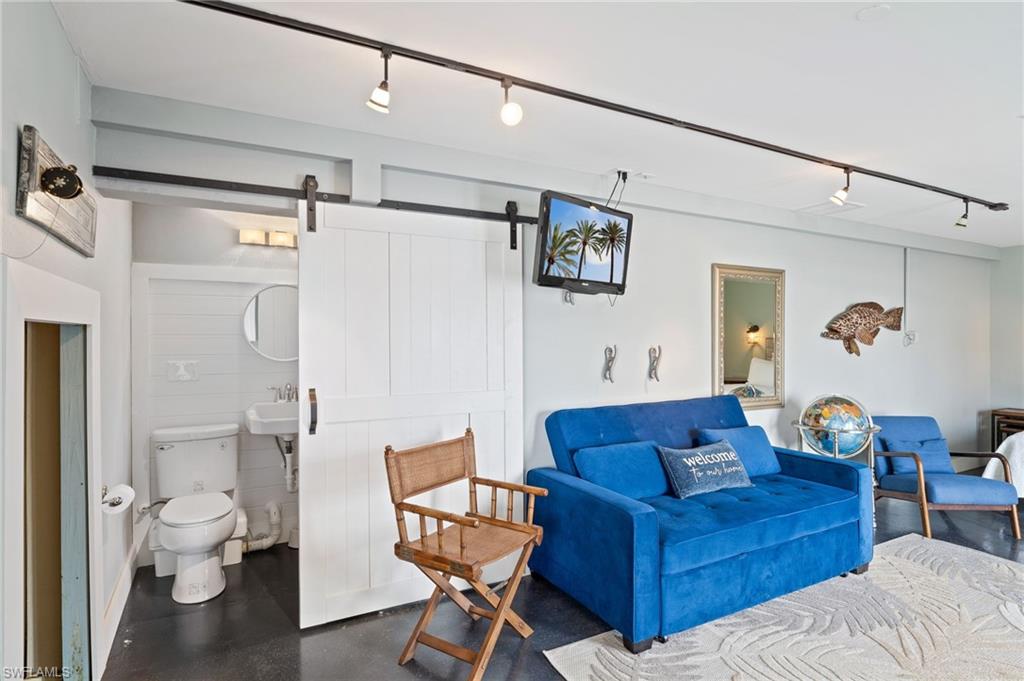 CAPE HARBOUR - Residential