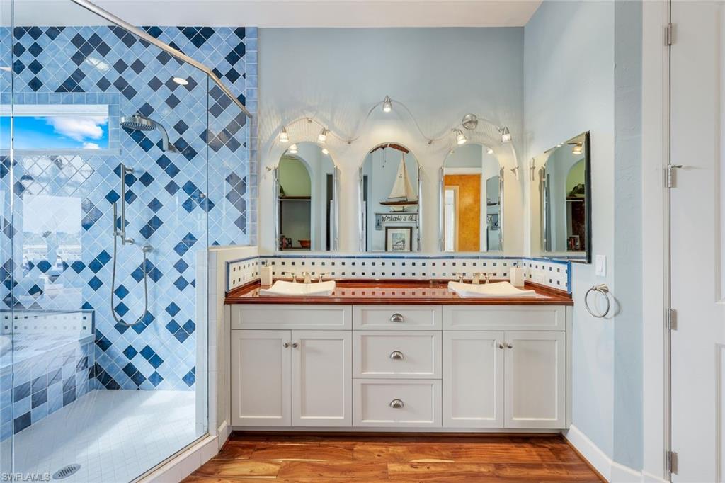 CAPE HARBOUR - Residential