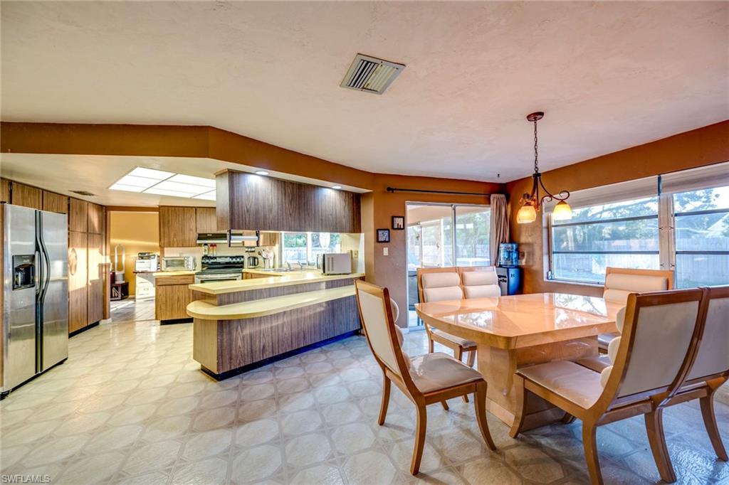 SAN CARLOS PARK - Residential