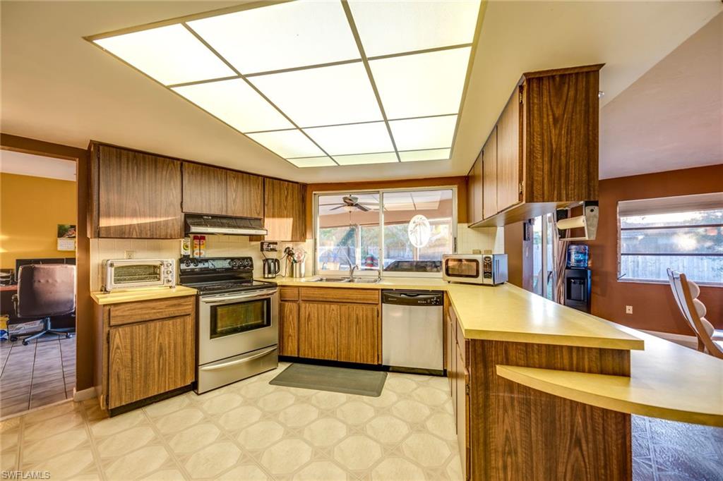 SAN CARLOS PARK - Residential