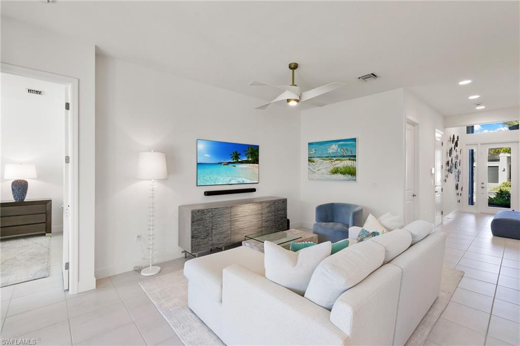 VALENCIA TRAILS - Residential