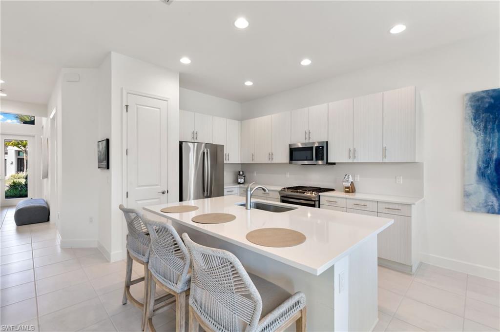 VALENCIA TRAILS - Residential