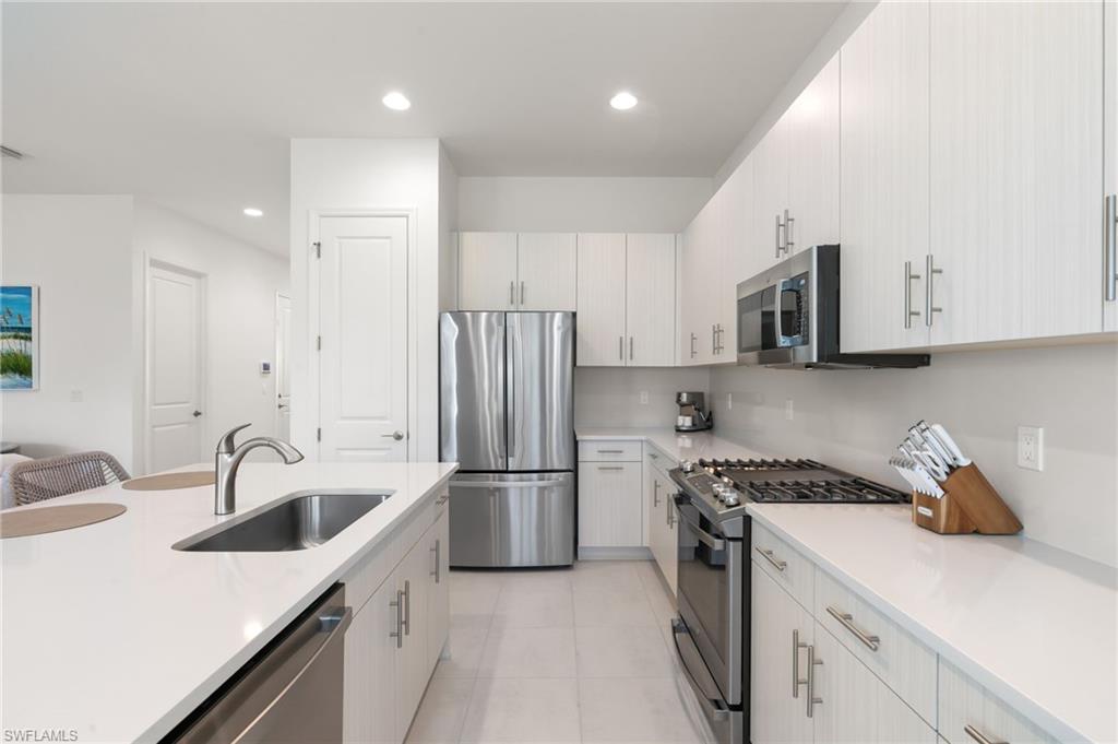 VALENCIA TRAILS - Residential