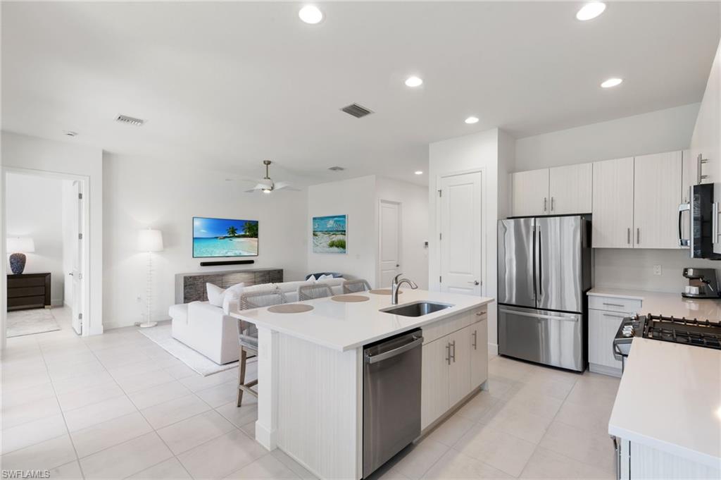 VALENCIA TRAILS - Residential