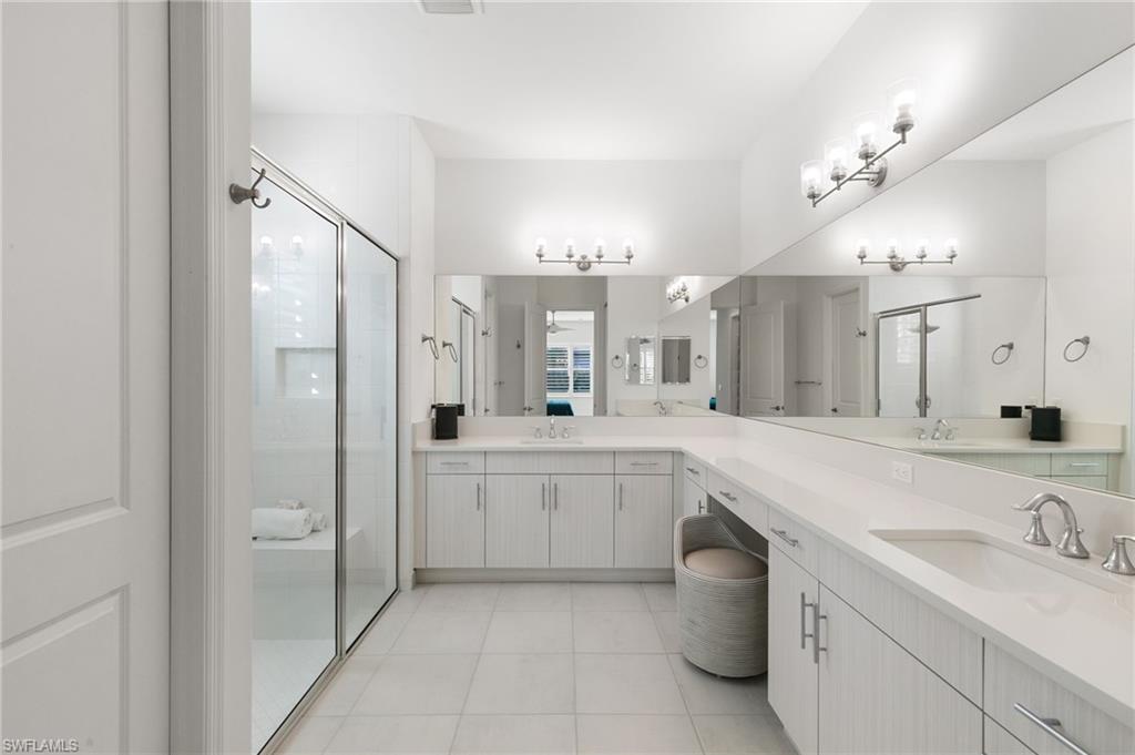 VALENCIA TRAILS - Residential