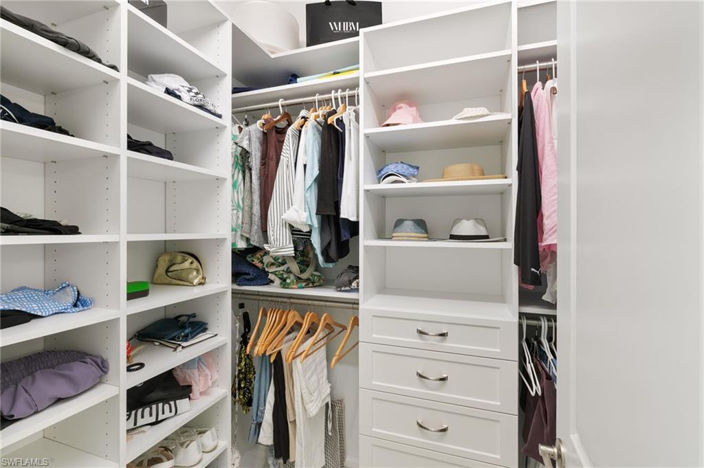 VALENCIA TRAILS - Residential