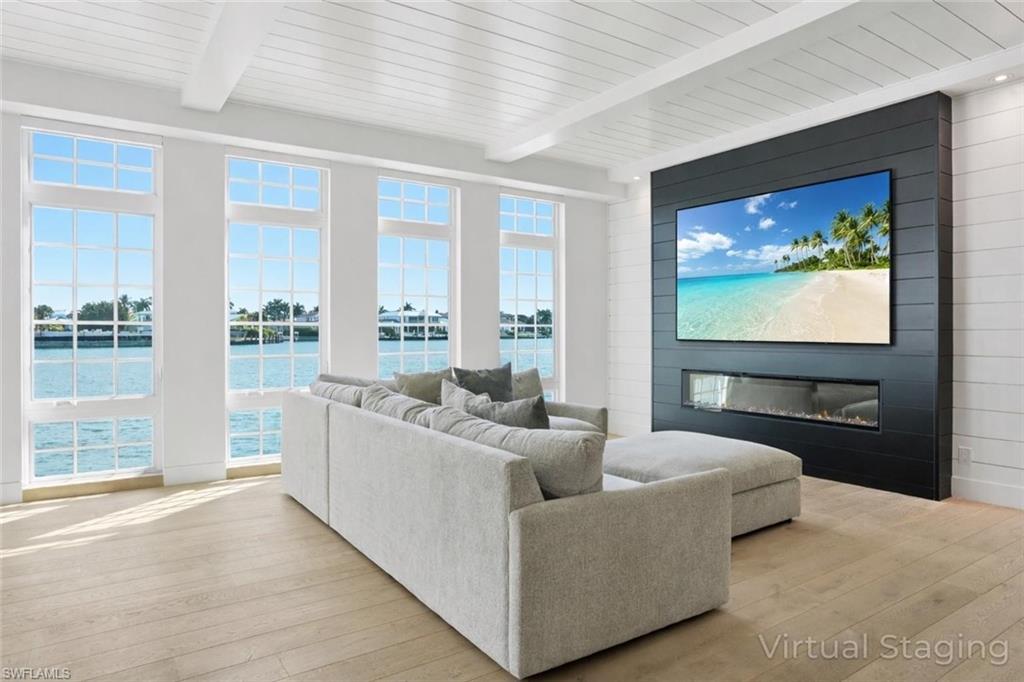 VENETIAN VILLAS - Residential