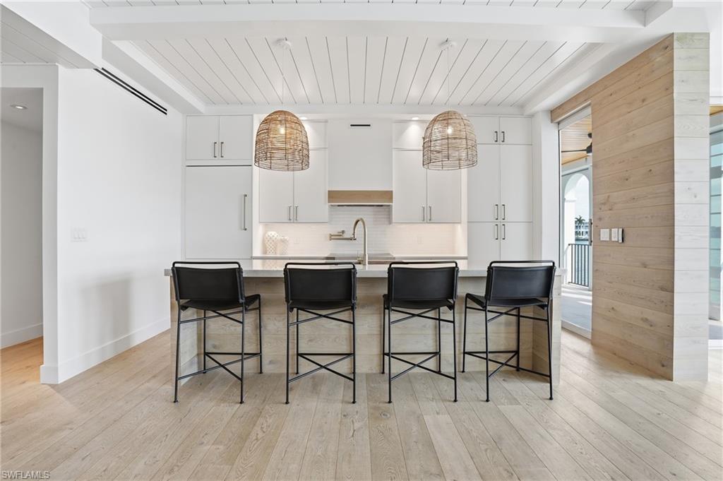 VENETIAN VILLAS - Residential