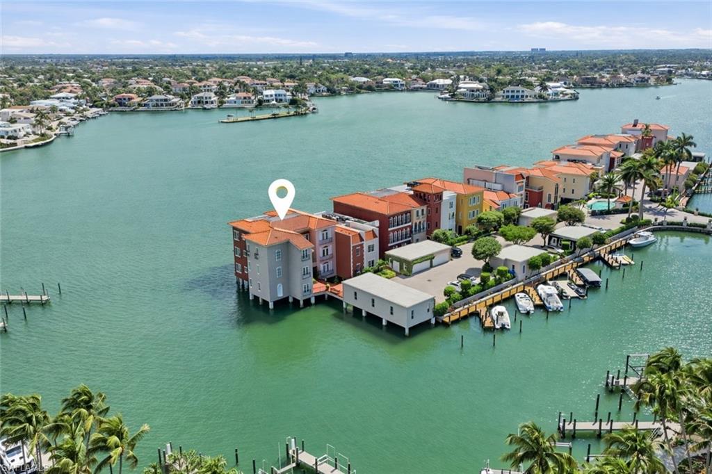 VENETIAN VILLAS - Residential