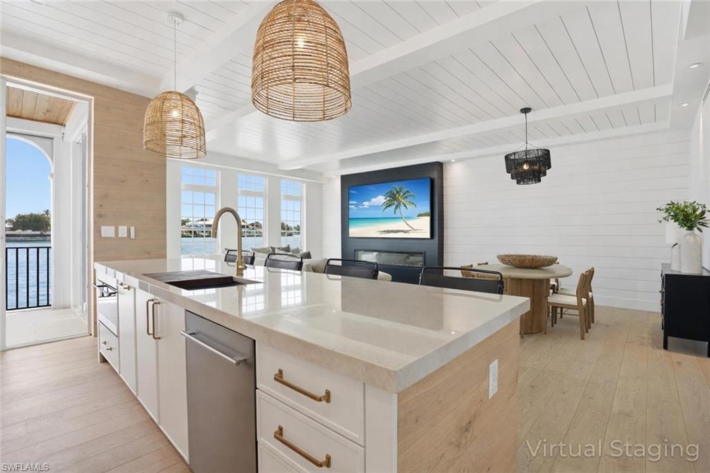 VENETIAN VILLAS - Residential