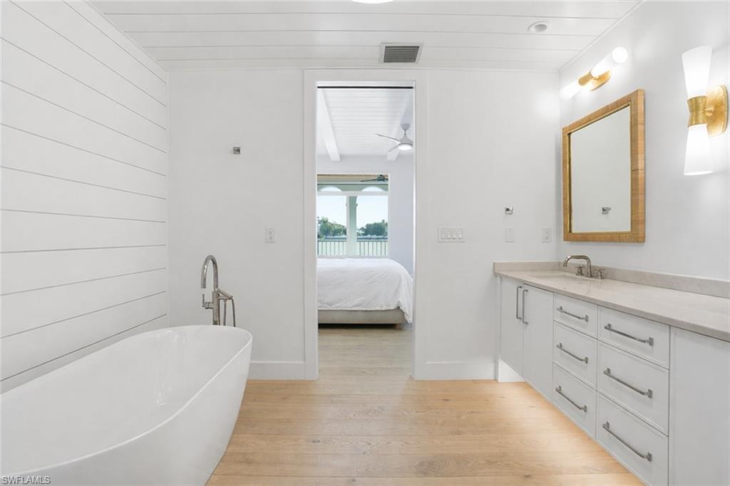 VENETIAN VILLAS - Residential