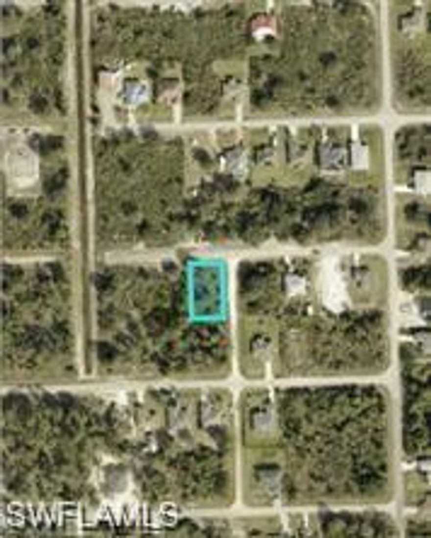PRIME LOCATION!!! 1/4 acre high and dry lot in the popular west area of Lehigh Acres. Corner lot on a dead end road for additional privacy and no
thru traffic. Sunshine Blvd. just 2 blocks away. You can enjoy many activities within a short drive such as… Shopping, JetBlue Stadium (Home of the
Red Sox spring training), Hammond Stadium (Home of the Twins spring training) and Fort Myers Beach. Also for added convenience, Southwest
International Airport is quick drive away, Don’t miss out!