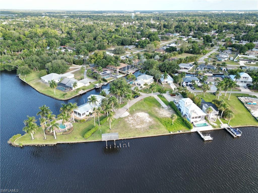 BROADVIEW MANOR - Land