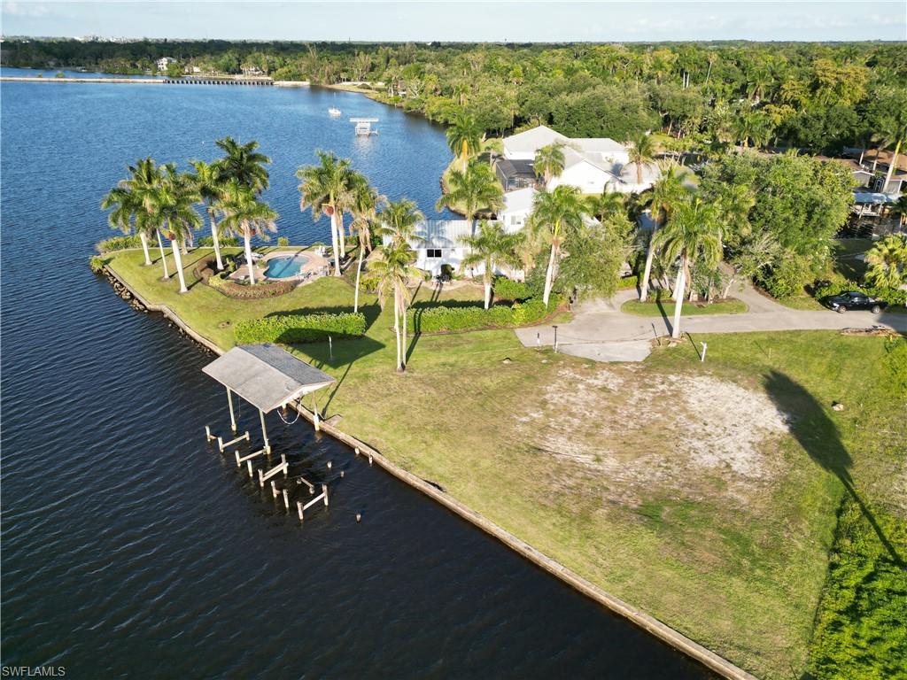 BROADVIEW MANOR - Land