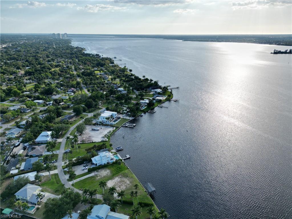 BROADVIEW MANOR - Land