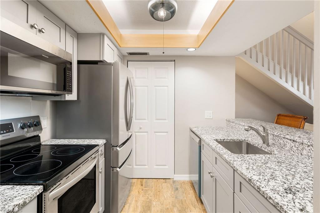 TIMBERWOOD VILLAGE - Residential Lease