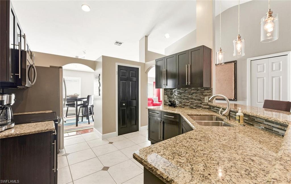 GOLDEN GATE ESTATES - Residential