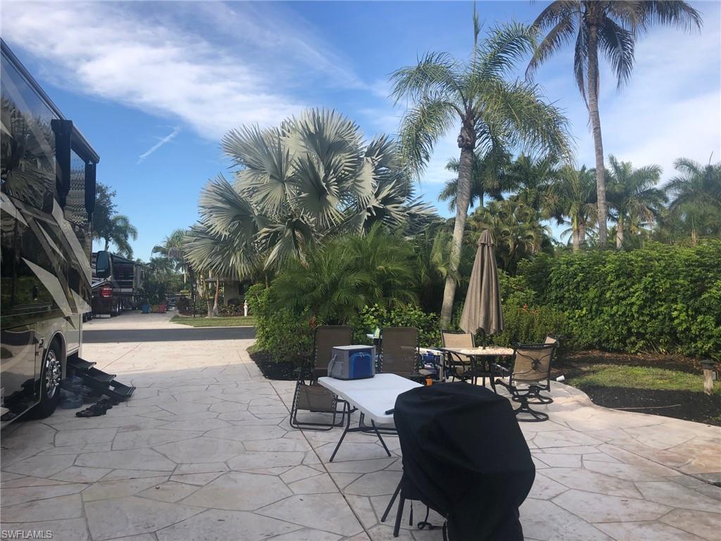 PELICAN LAKE RV RESORT - Land