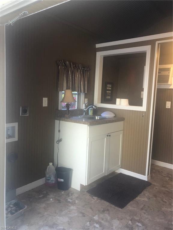 PELICAN LAKE RV RESORT - Land