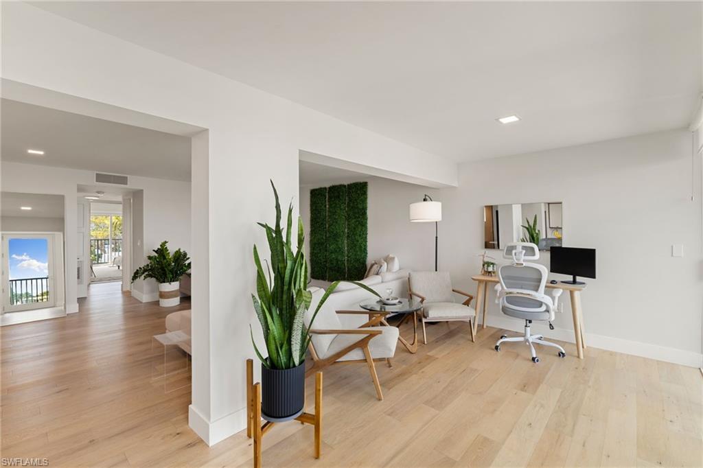 VENETIAN COVE CLUB - Residential