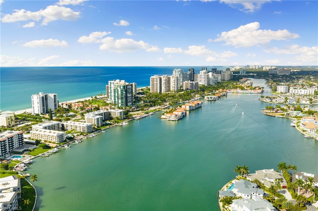 VENETIAN COVE CLUB - Residential