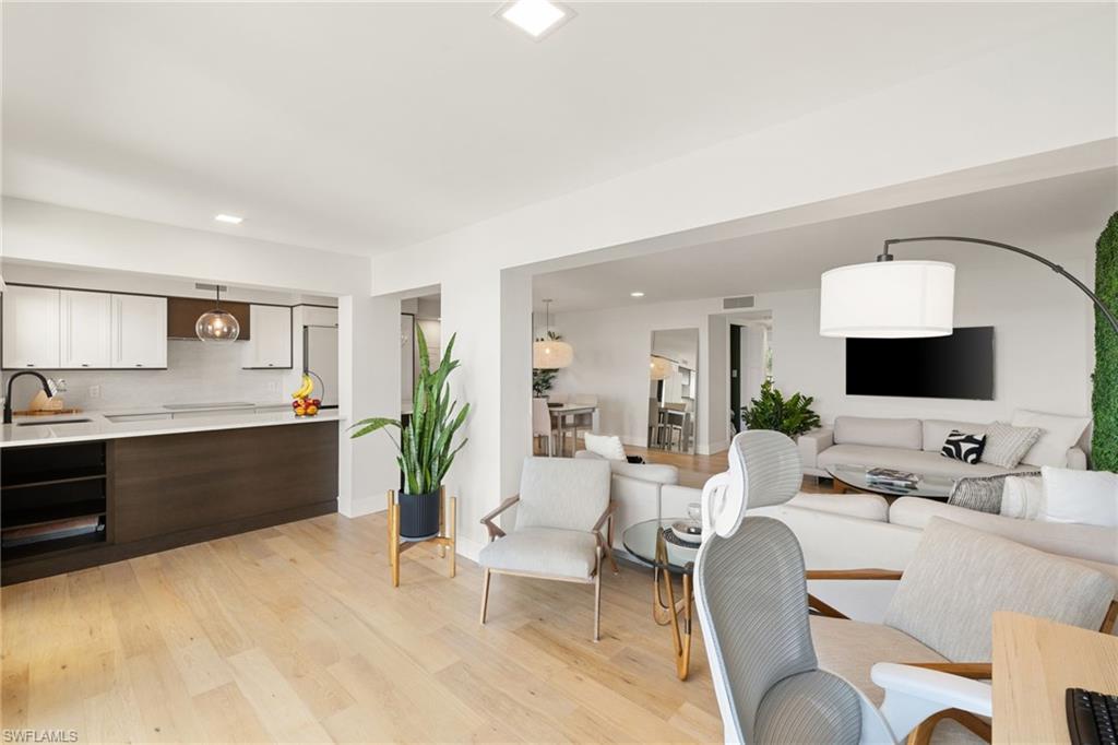 VENETIAN COVE CLUB - Residential