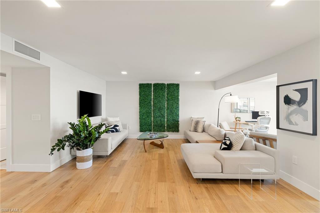 VENETIAN COVE CLUB - Residential