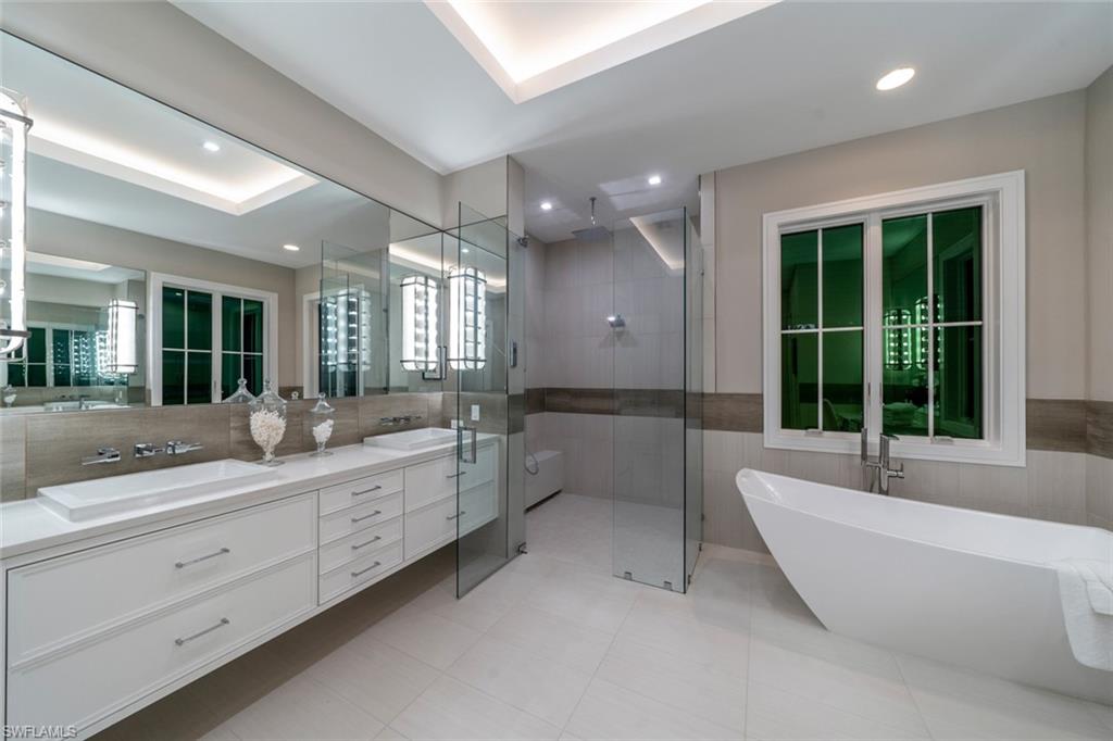 AQUALANE SHORES - Residential