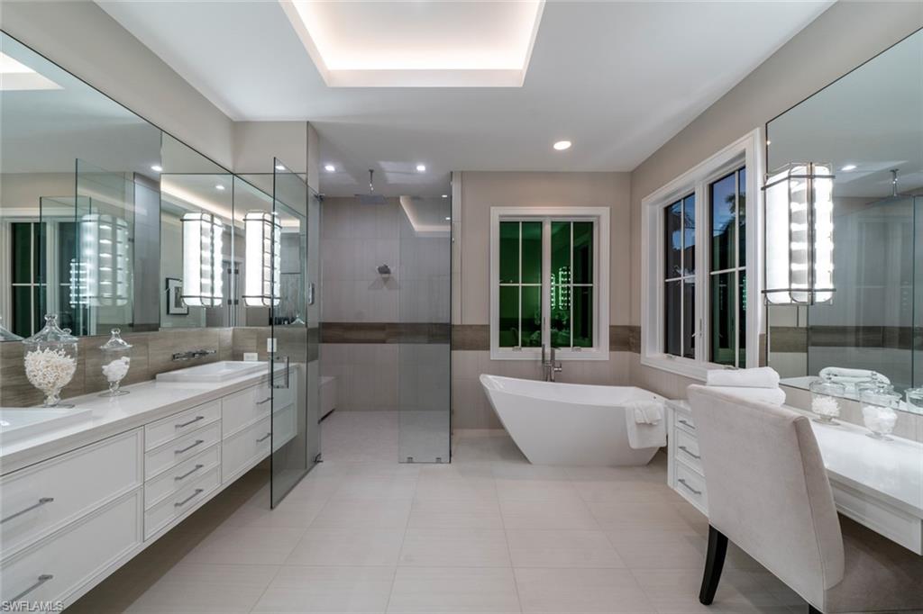 AQUALANE SHORES - Residential