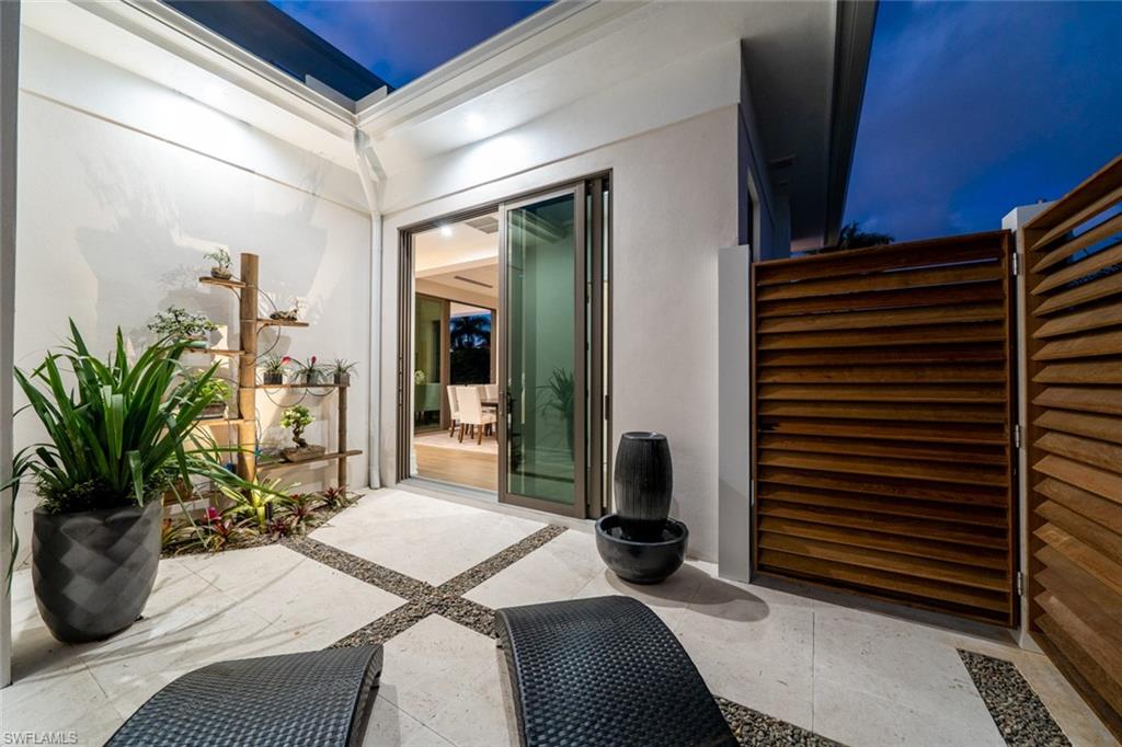 AQUALANE SHORES - Residential