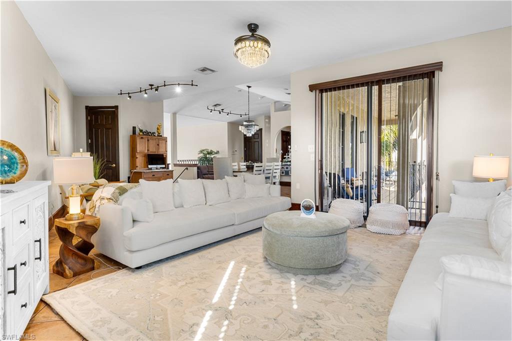 HAWK'S PRESERVE - Residential