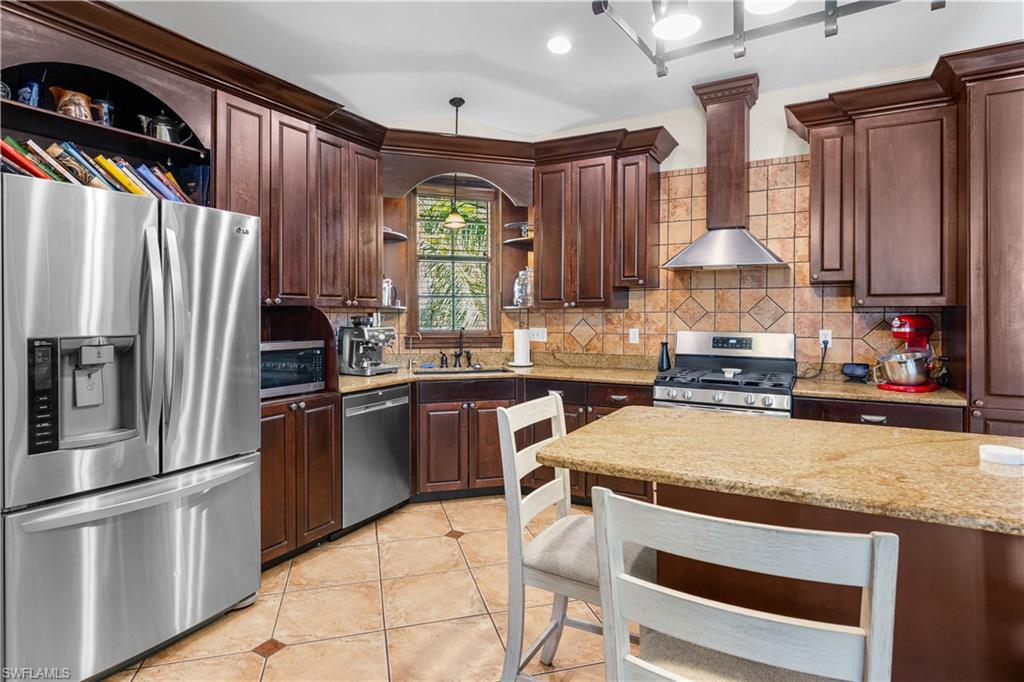 HAWK'S PRESERVE - Residential