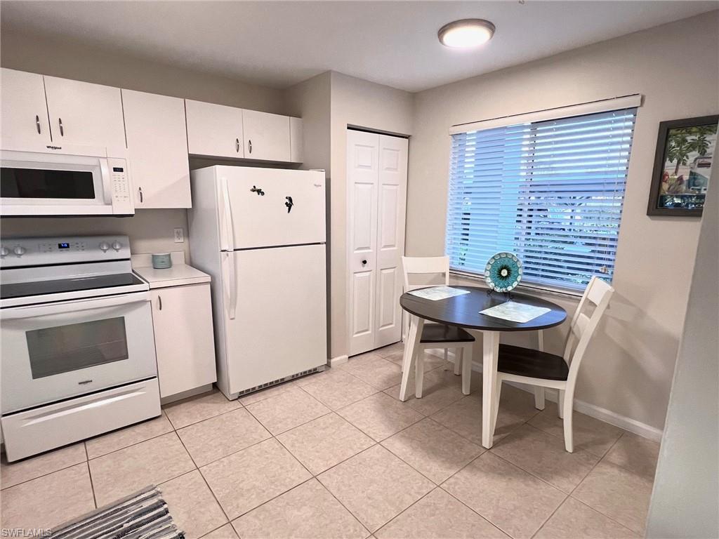 GLENMOOR GREENS - Residential Lease