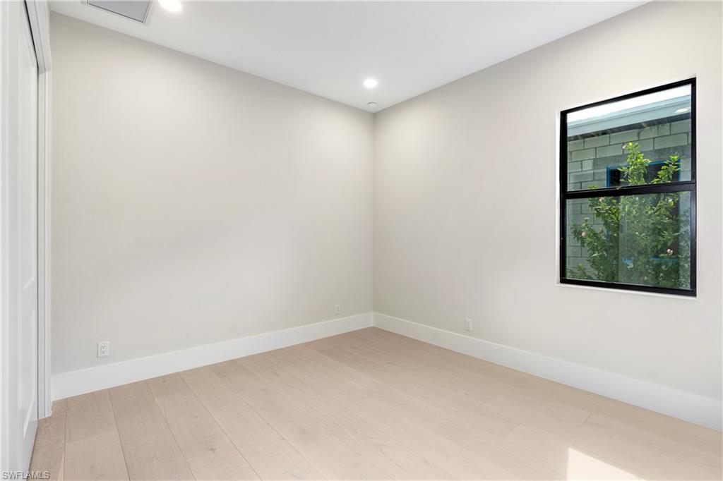 CAYMAS - Residential