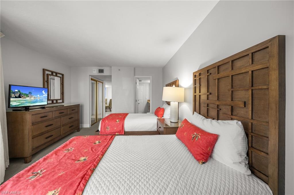 POINTE ESTERO - Residential