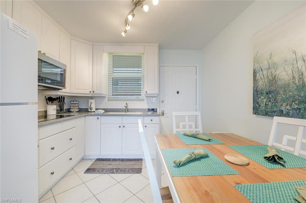 BEACH AND TENNIS CLUB - Residential