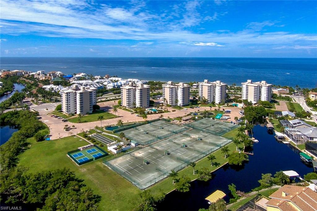 BEACH AND TENNIS CLUB - Residential