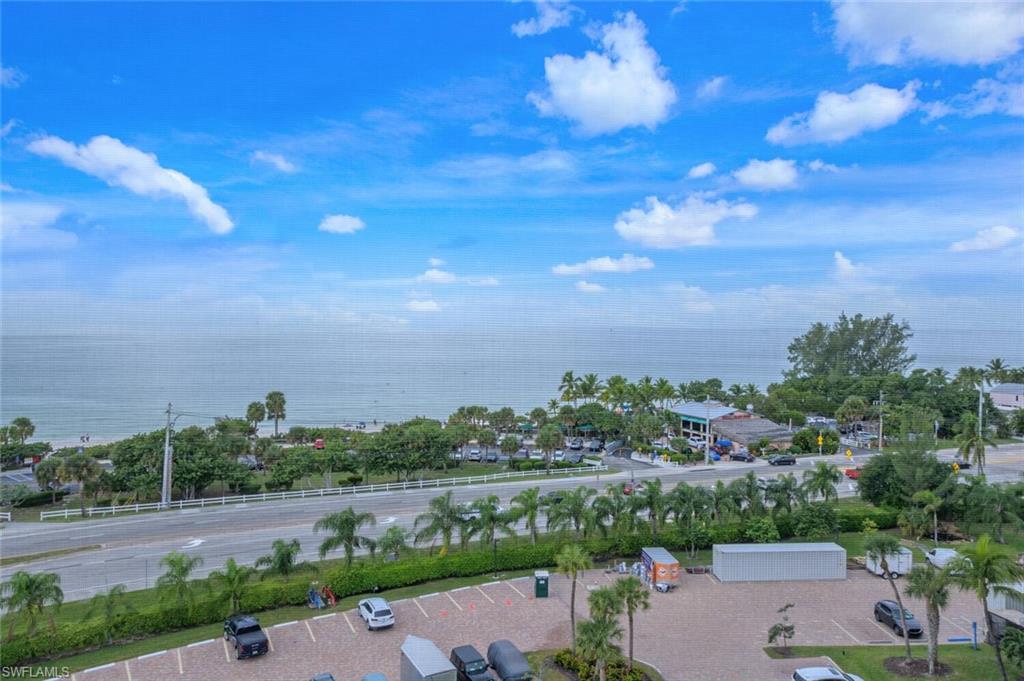 BEACH AND TENNIS CLUB - Residential