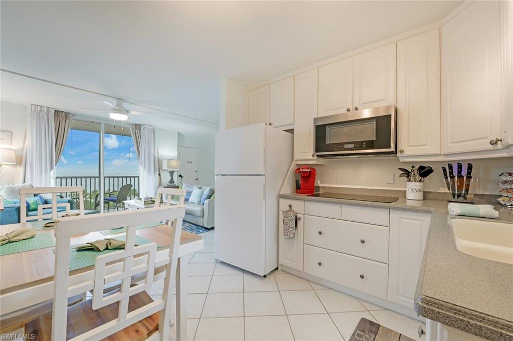 BEACH AND TENNIS CLUB - Residential