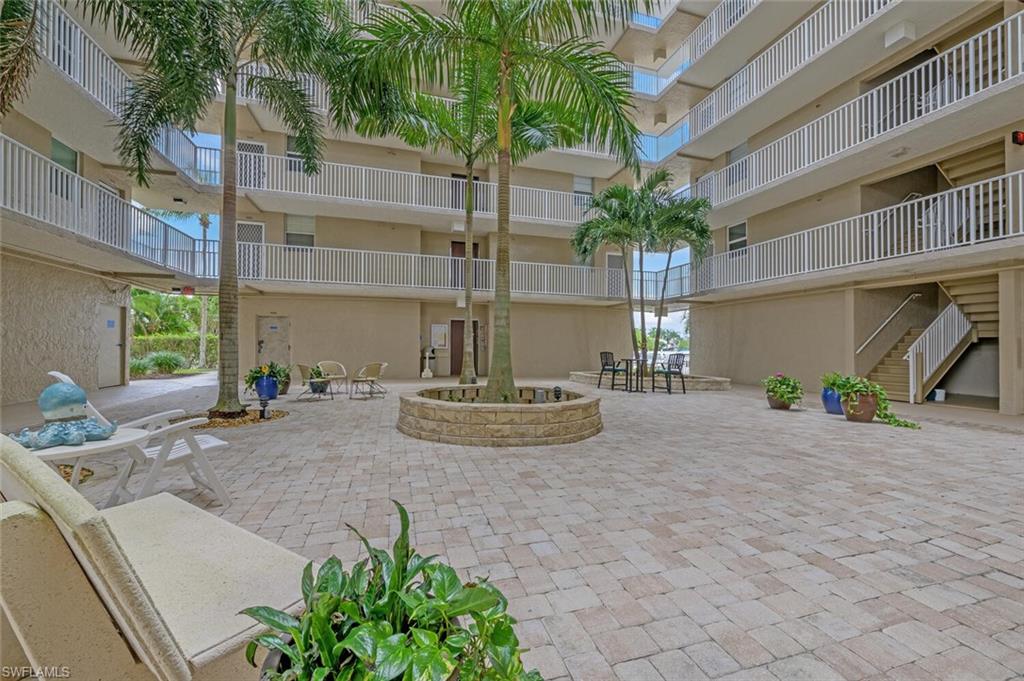 BEACH AND TENNIS CLUB - Residential