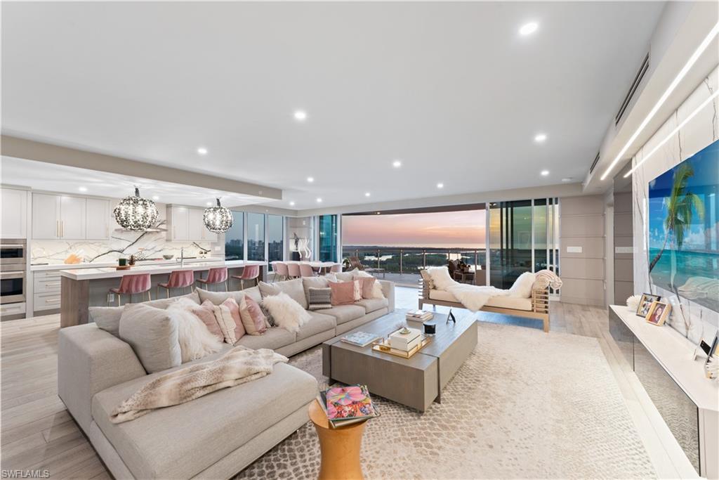 KALEA BAY TOWER 200 - Residential