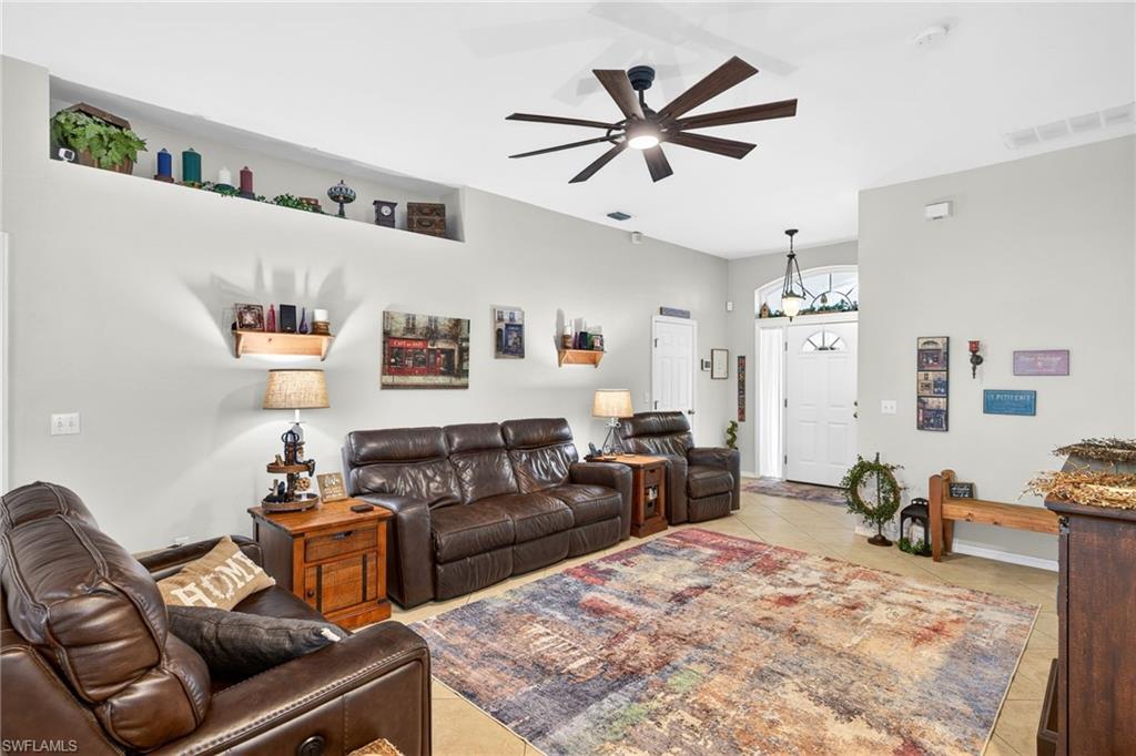 VARSITY LAKES - Residential