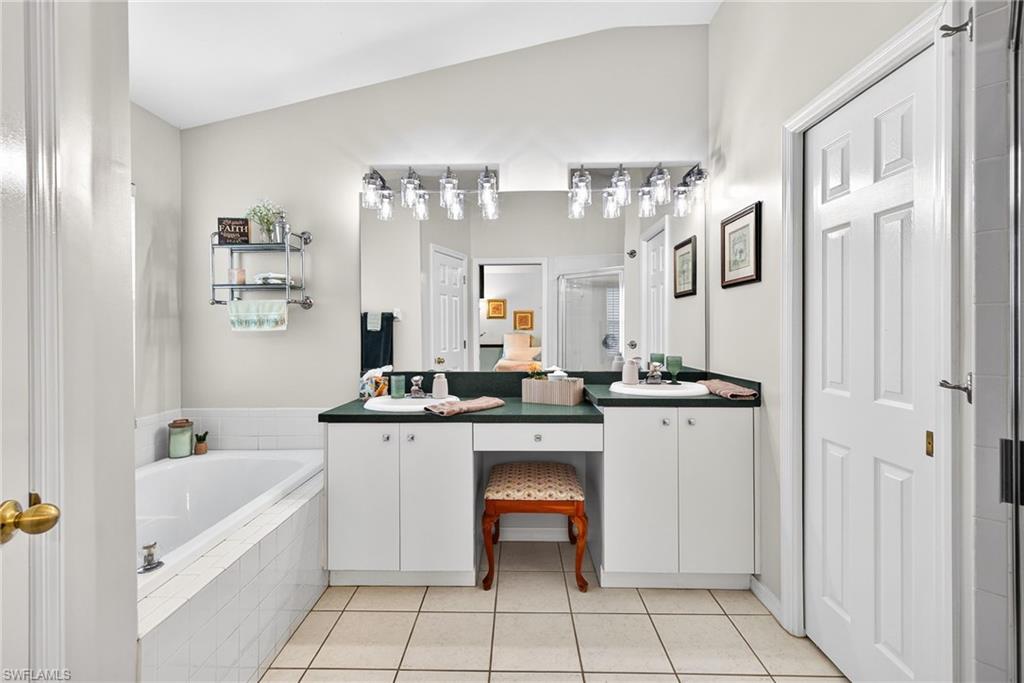 VARSITY LAKES - Residential