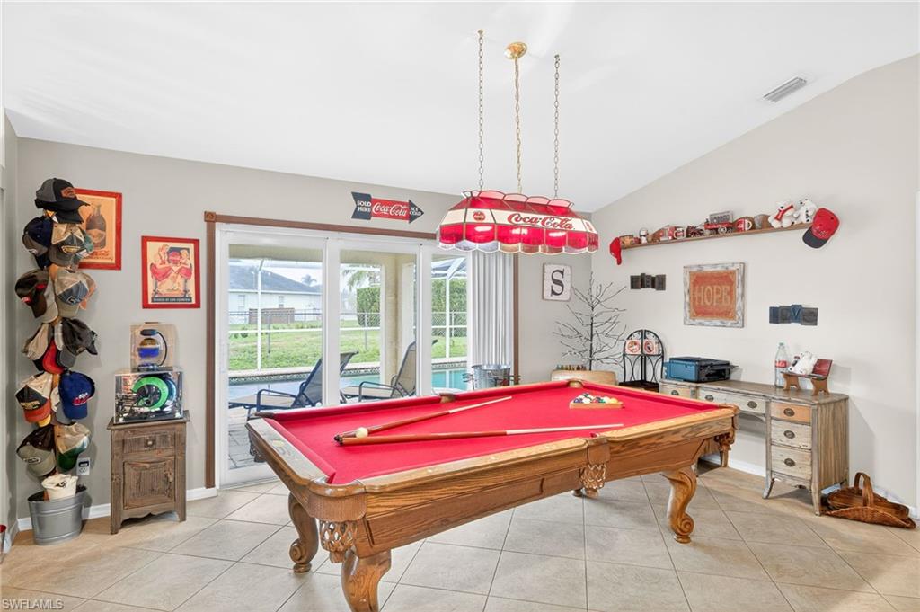 VARSITY LAKES - Residential