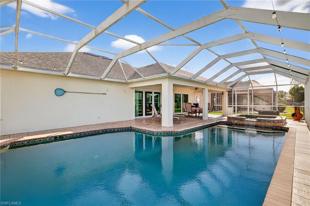 VARSITY LAKES - Residential