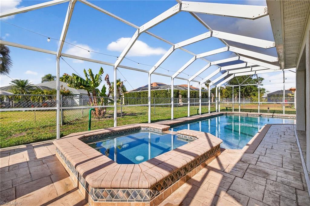 VARSITY LAKES - Residential