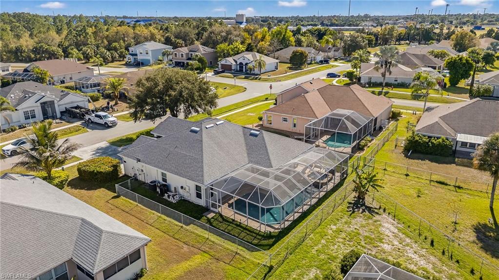 VARSITY LAKES - Residential