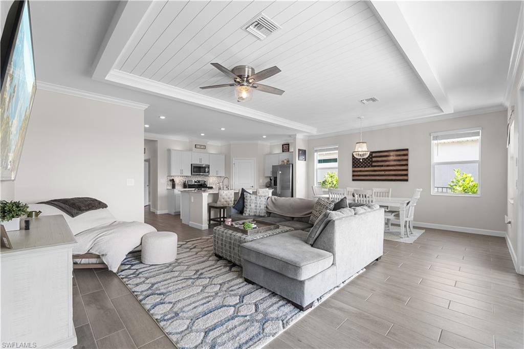 TUCKERS COVE - Residential